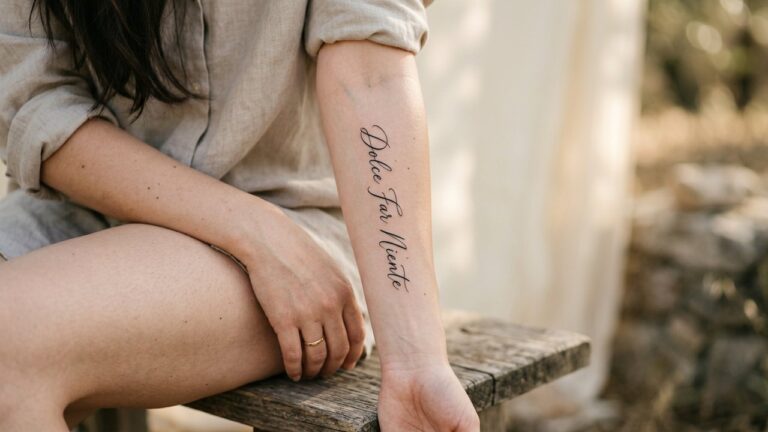 Tatouage phrase en italien écrit sur la peau
