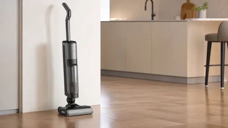 Nettoyeur de sols moderne posé dans une cuisine lumineuse